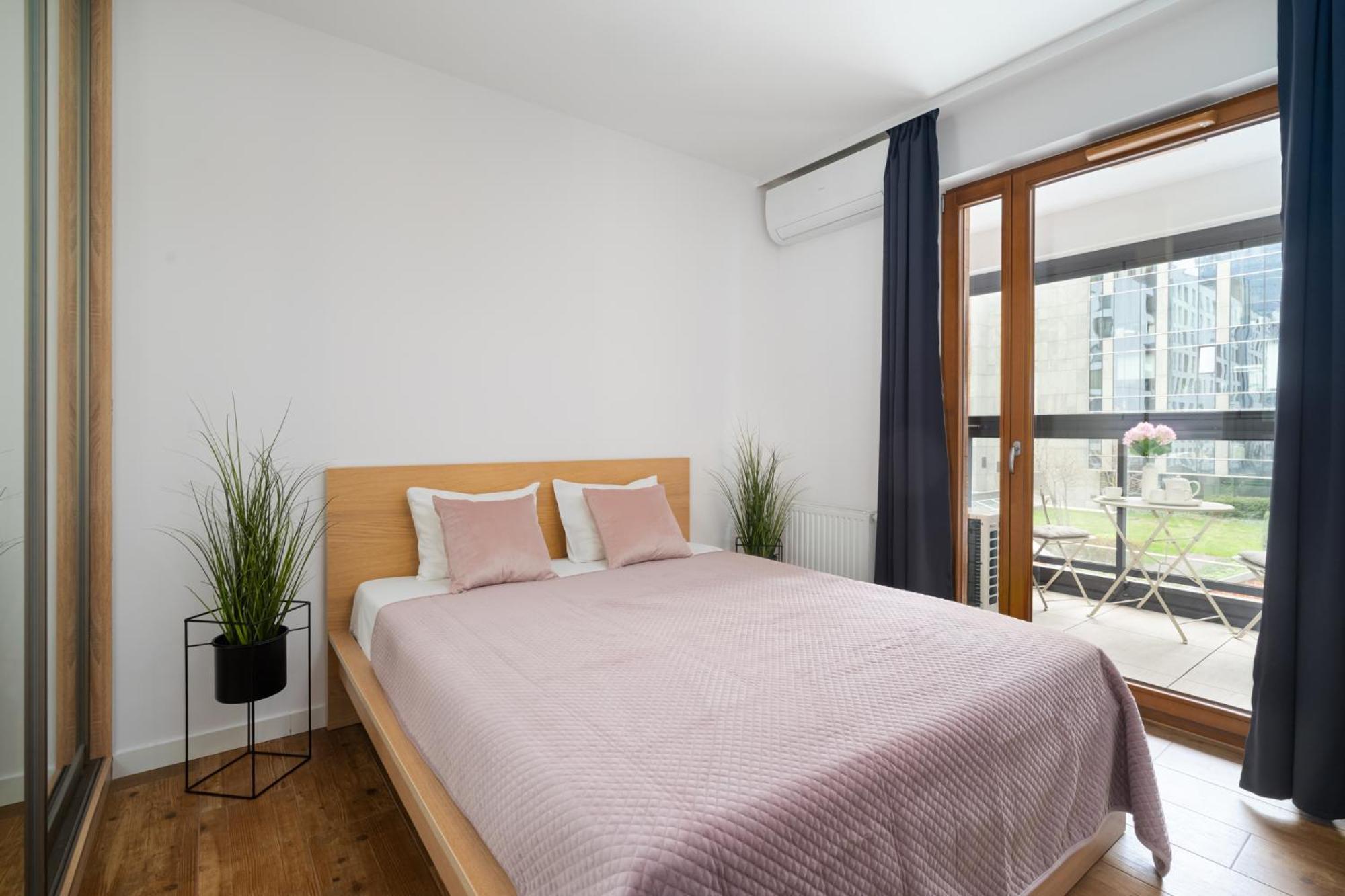 Golden Apartments Warsaw - Big Apartment In Luxury Building Near Metro Station-Grzybowska 85-5 Eksteriør billede
